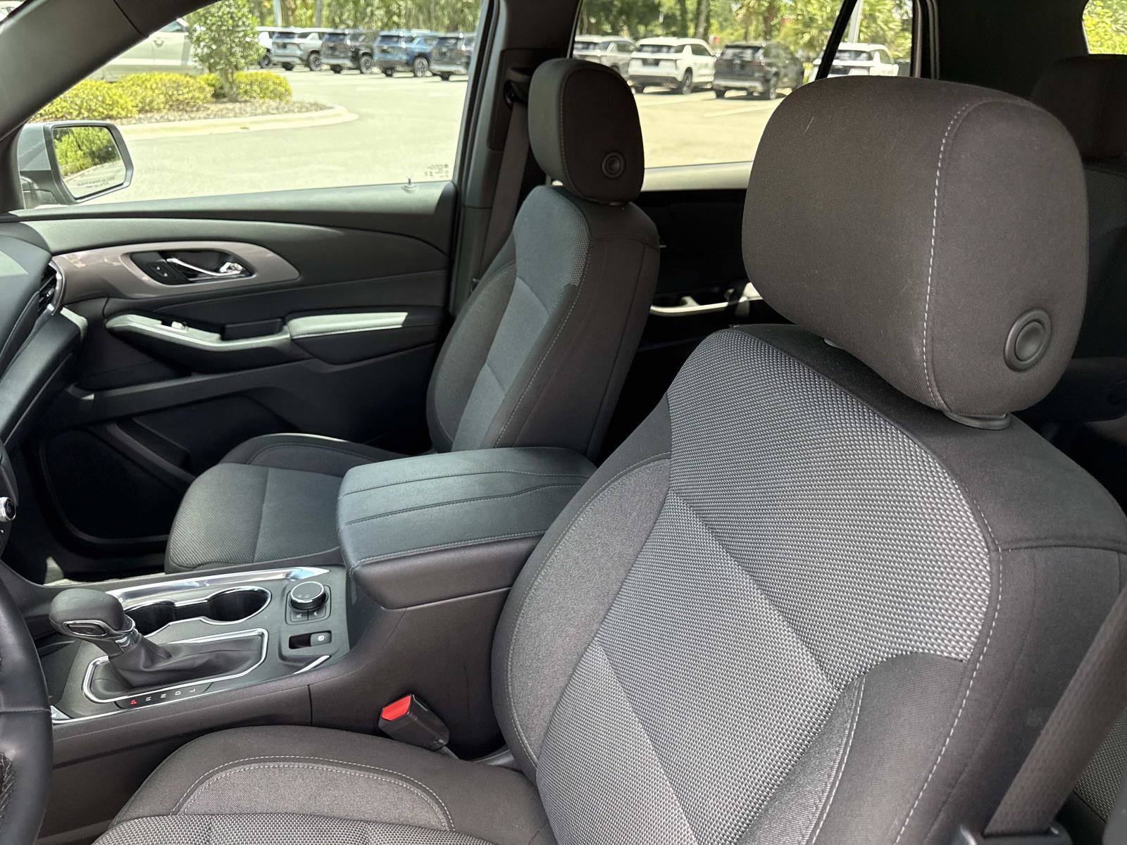 Used 2023 Chevrolet Traverse LT image 21