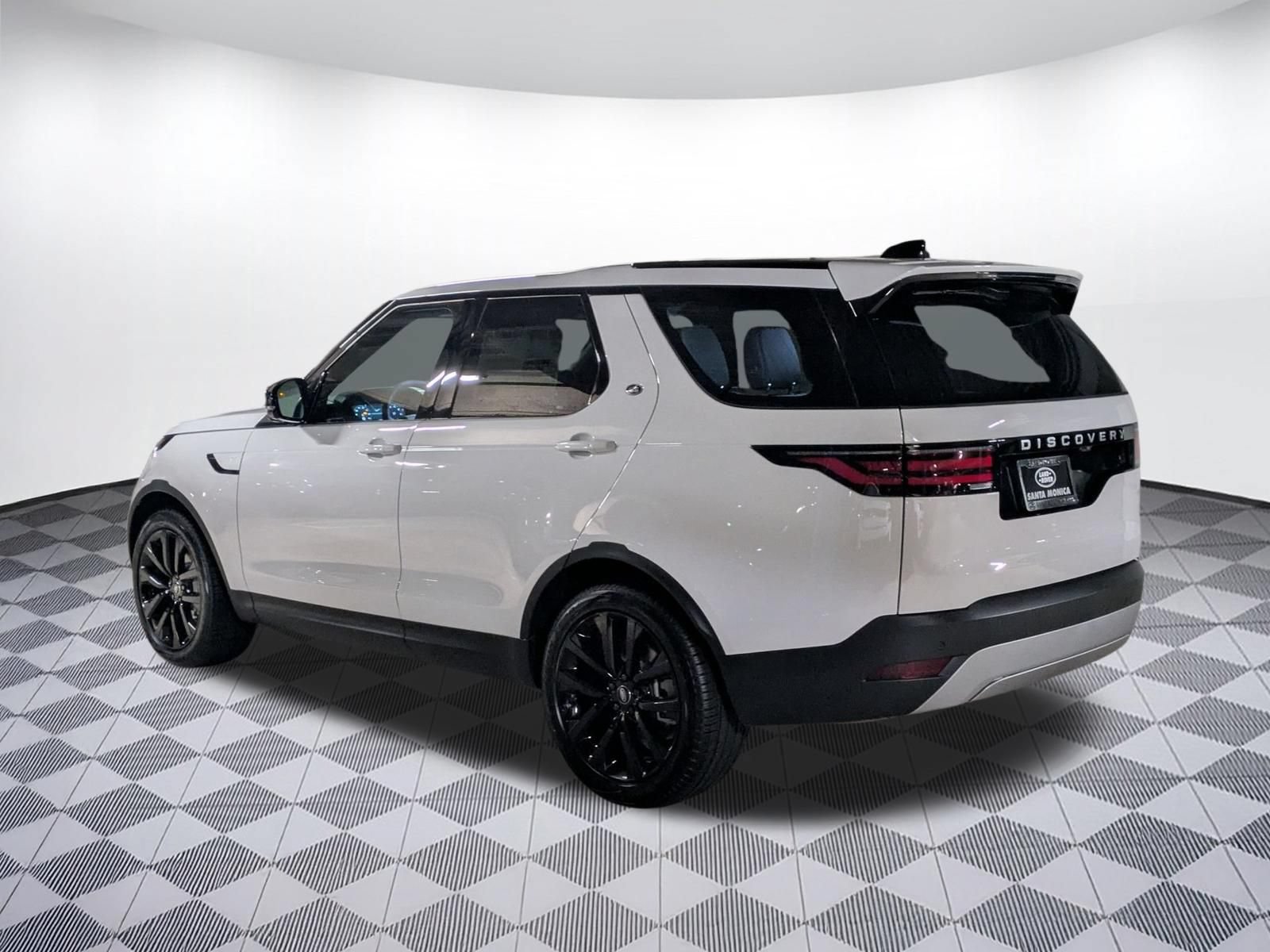 New 2026 Land Rover Discovery S AWD/4WD image 3