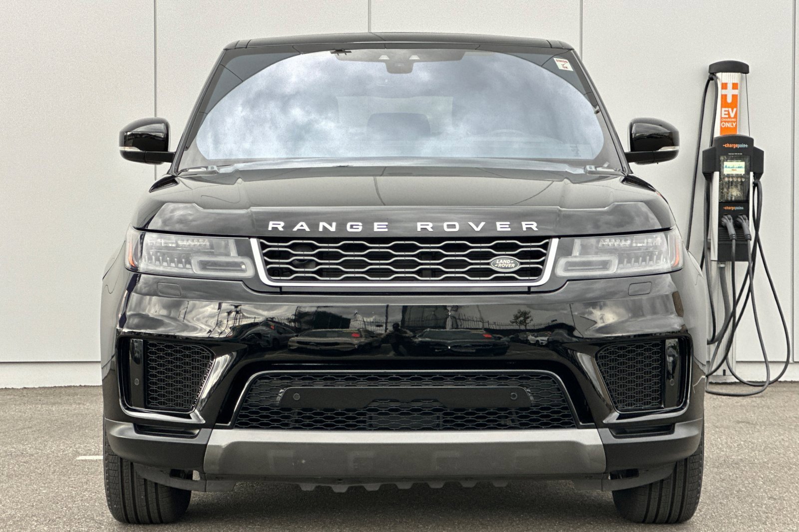 Used 2018 Land Rover Range Rover Sport SE image 8