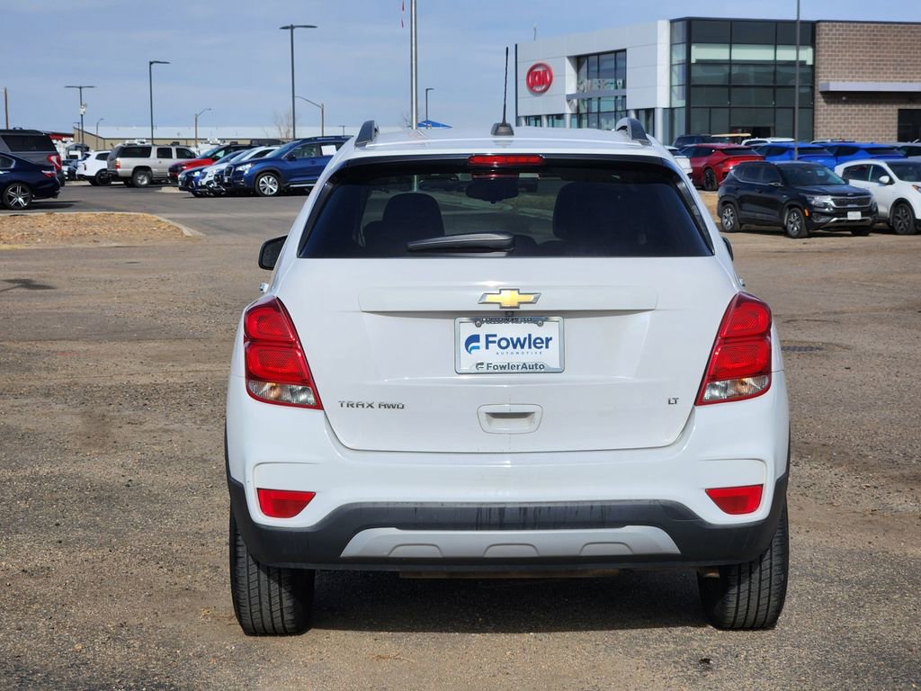 Used 2018 Chevrolet Trax LT w/ LT Convenience Package image 12
