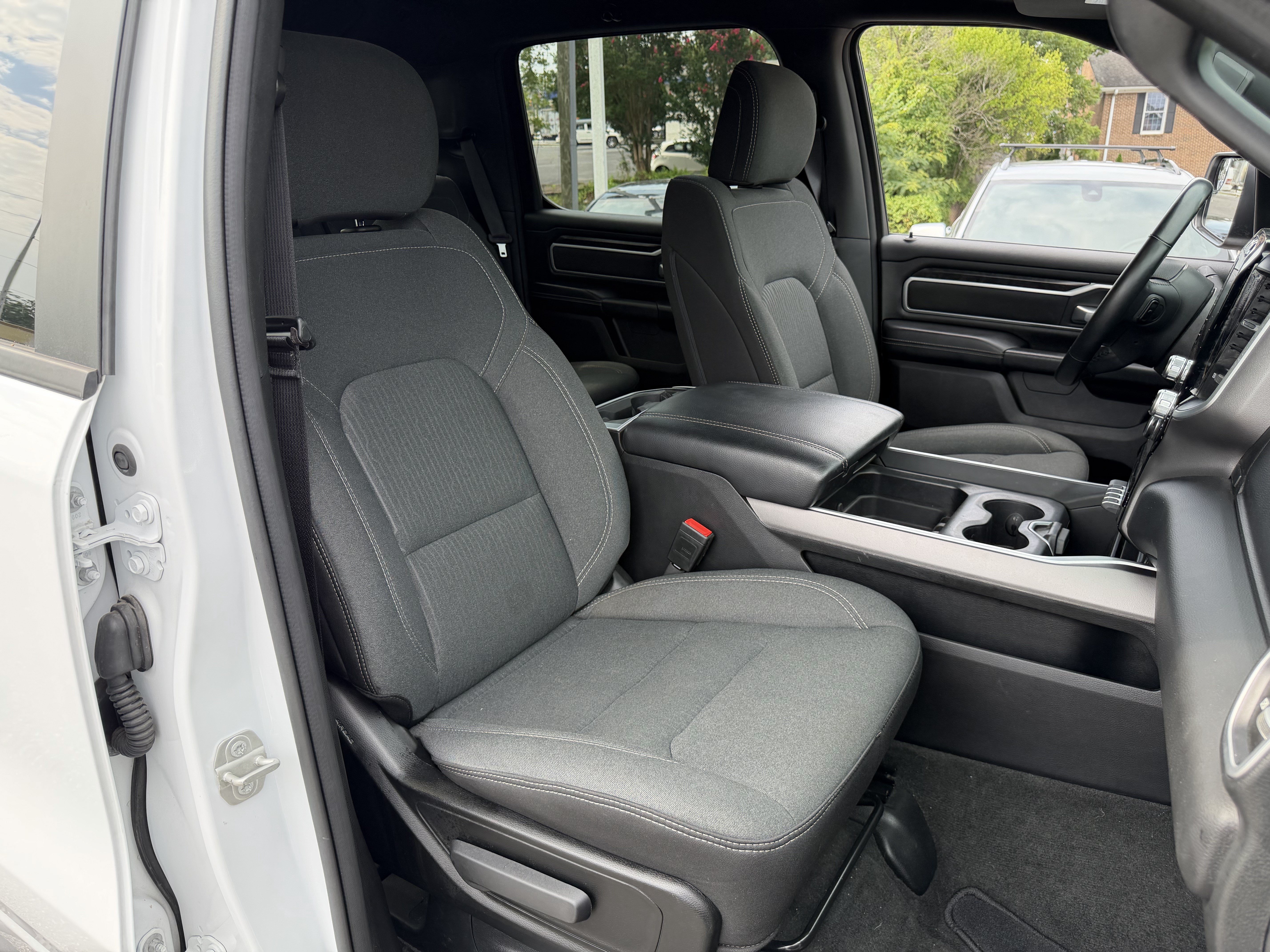 Used 2023 RAM 1500 Big Horn AWD/4WD image 33