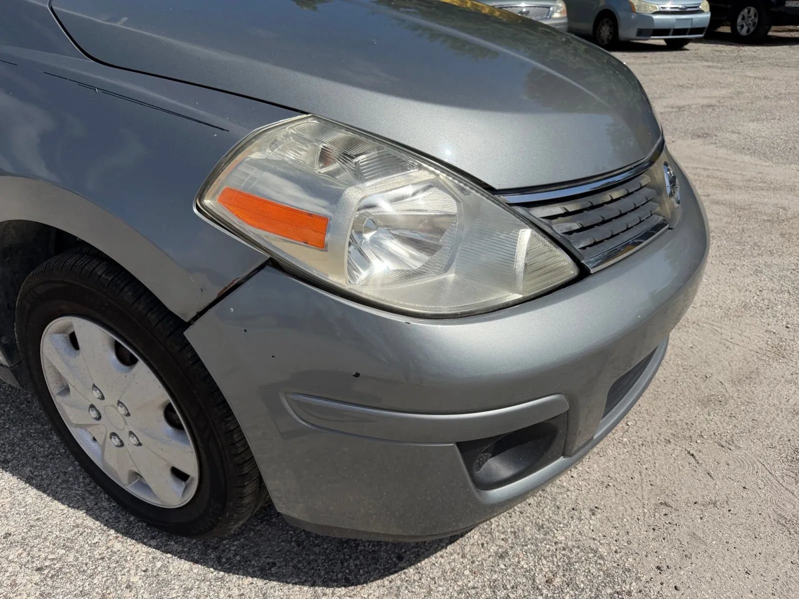 Used 2009 Nissan Versa 1.8 S FWD image 25