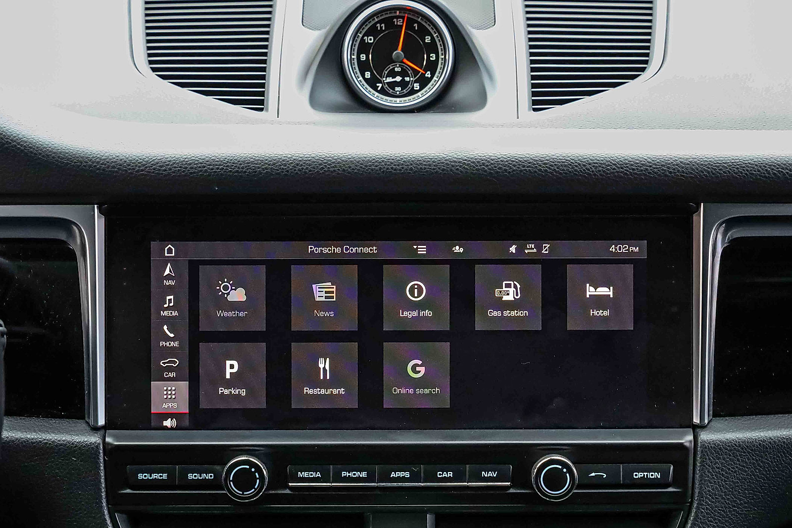 Used 2021 Porsche Macan image 12