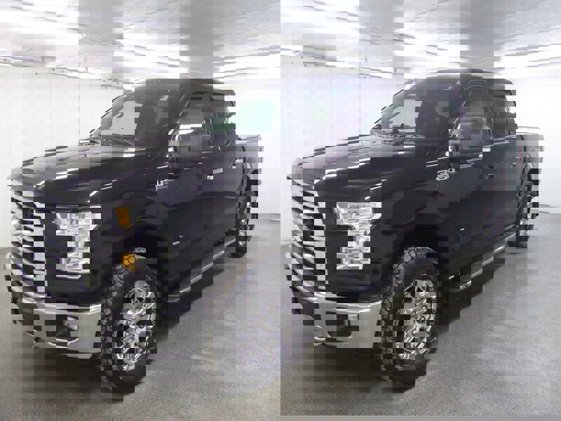 Used 2017 Ford F150 XLT w/ Equipment Group 302A Luxury image 3