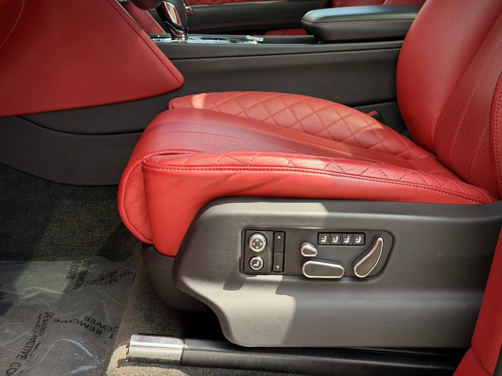 Used 2019 Bentley Bentayga AWD/4WD image 22
