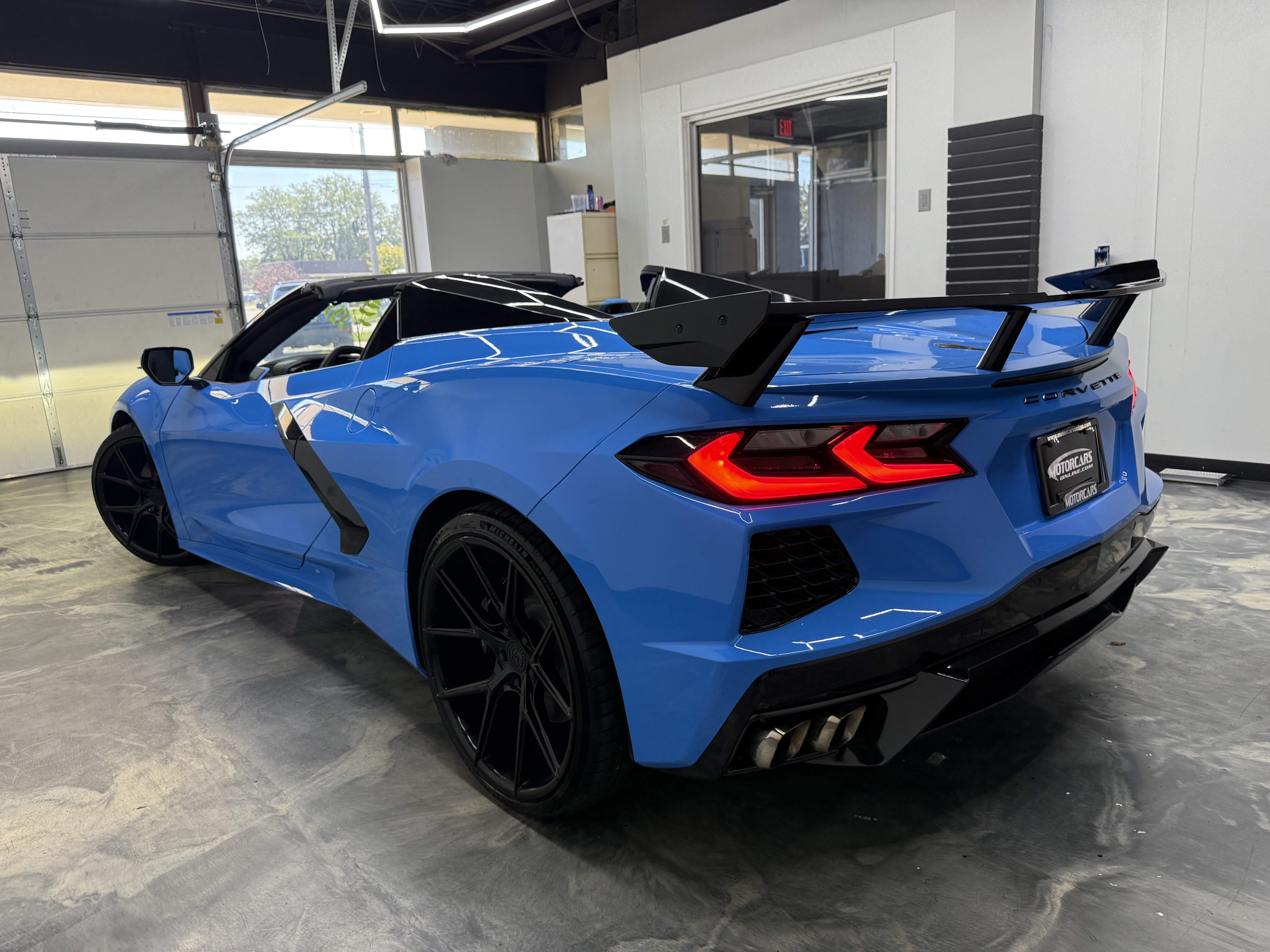 Used 2023 Chevrolet Corvette Stingray Premium Conv w/ 3LT RWD image 3