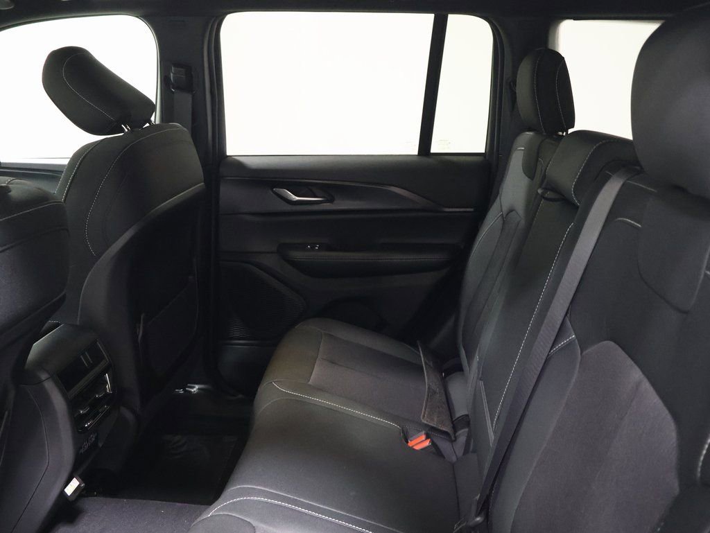 New 2025 Jeep Grand Cherokee Laredo X image 13