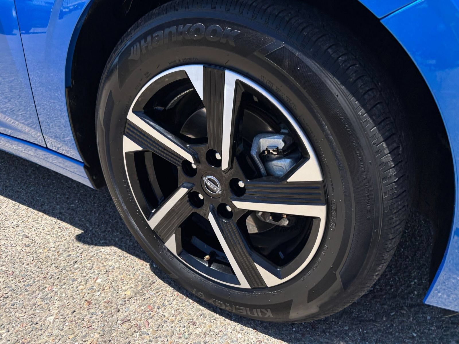 Used 2025 Nissan Sentra SV FWD image 29