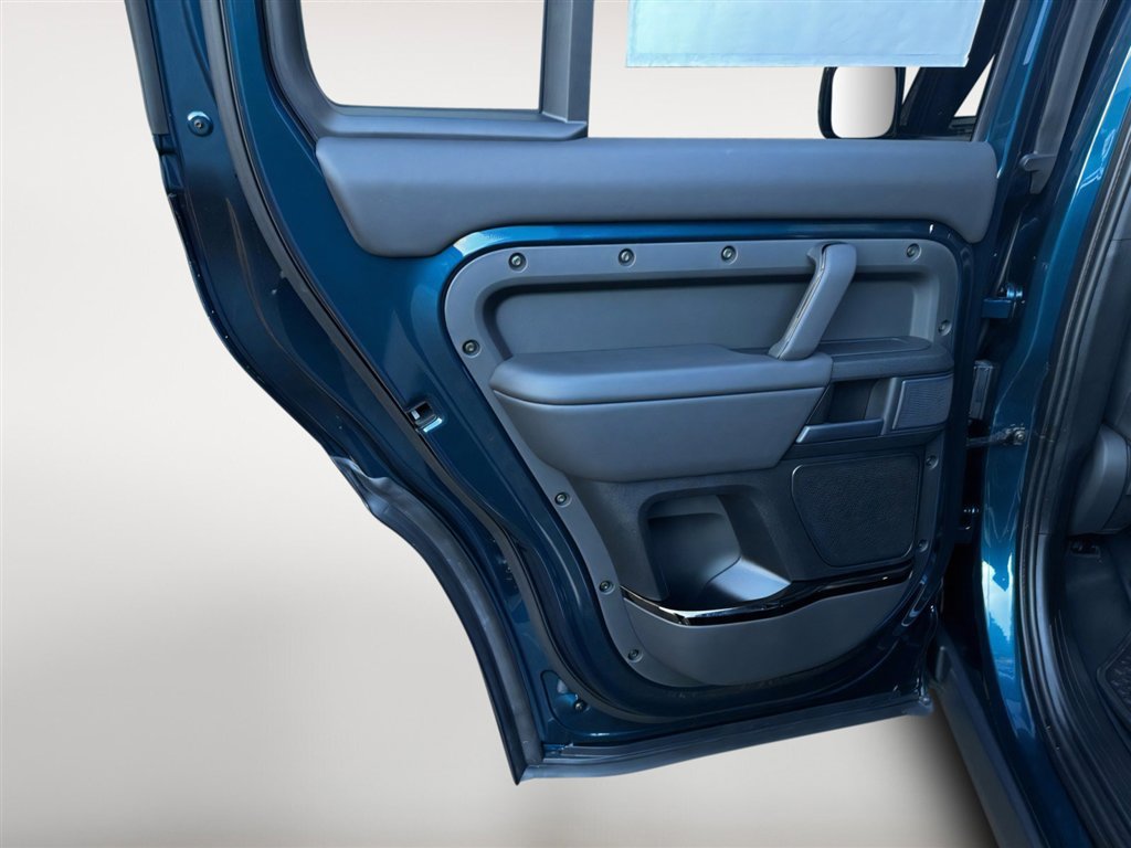 New 2026 Land Rover Defender 110 OCTA image 14