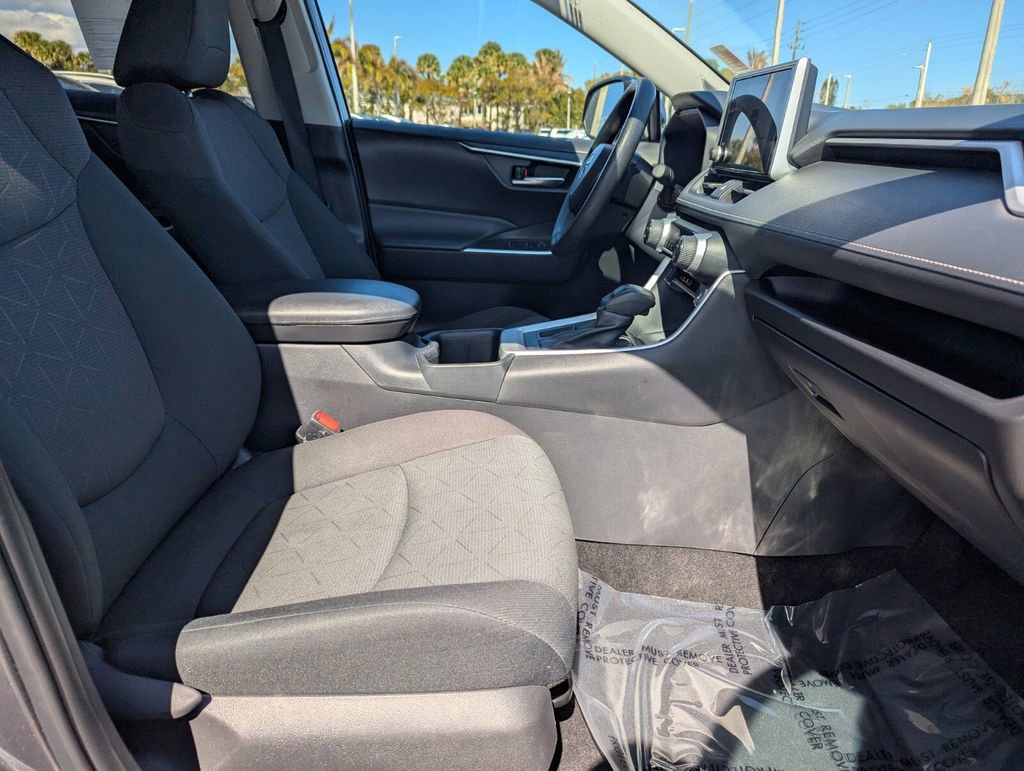 Used 2024 Toyota RAV4 XLE image 10