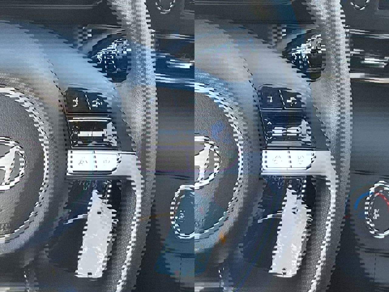 Certified 2024 Hyundai Elantra SE image 23