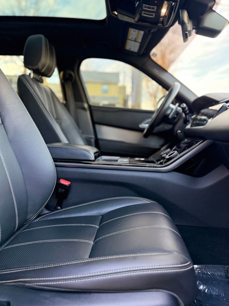 Used 2019 Land Rover Range Rover Velar R-Dynamic SE image 9