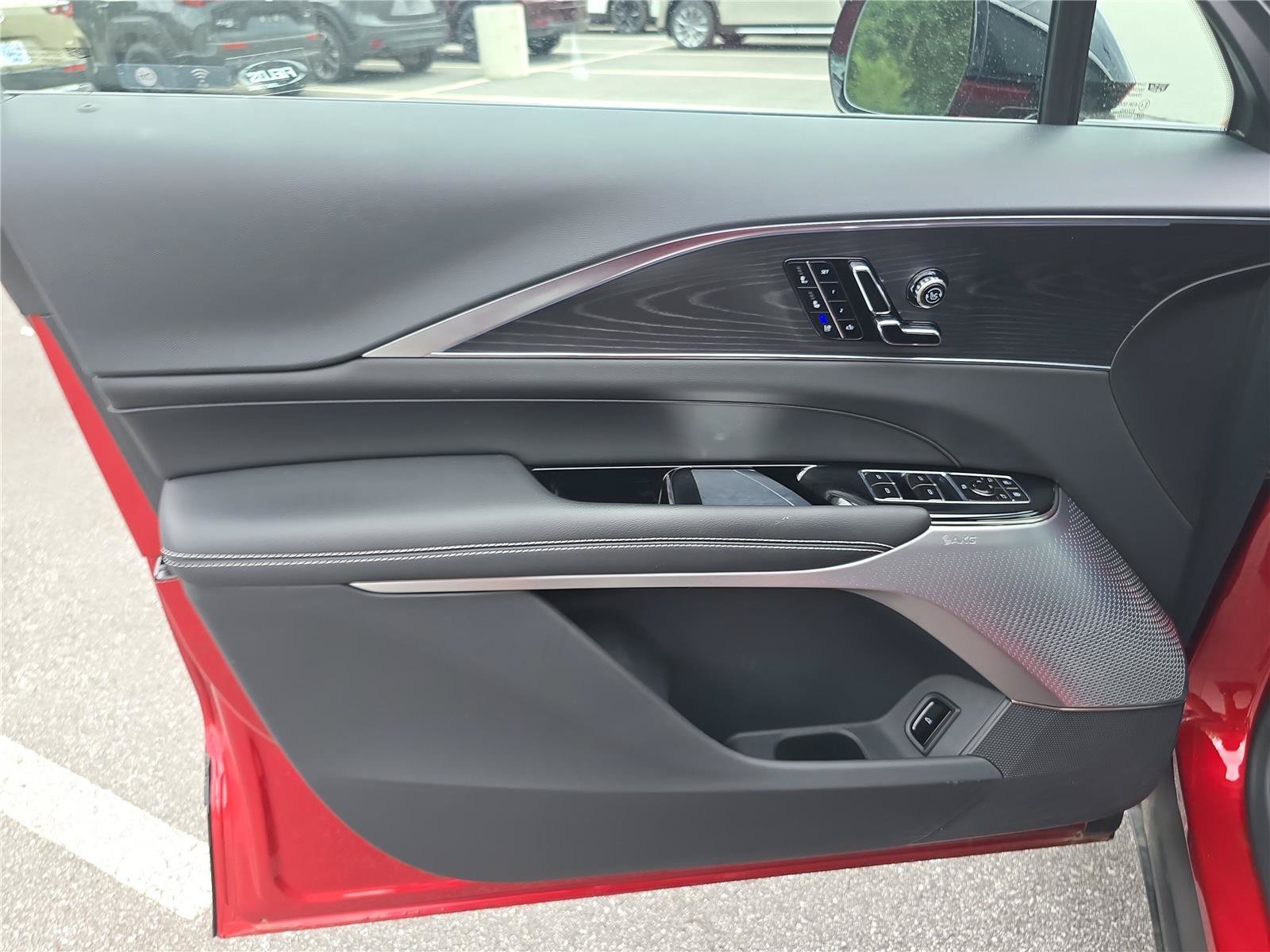 Used 2025 Cadillac Lyriq Luxury w/ LPO, Floor Liner Package AWD/4WD image 15
