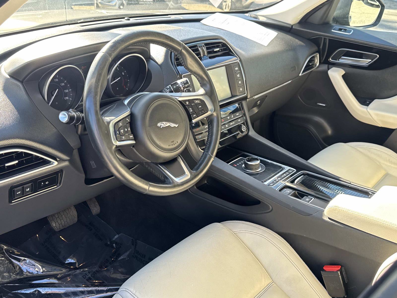 Used 2018 Jaguar F-PACE Prestige image 12