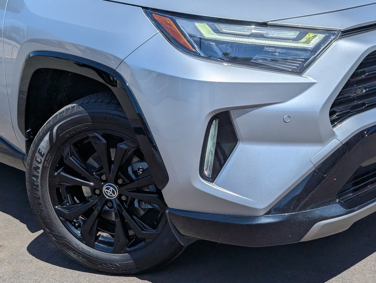 Used 2023 Toyota RAV4 XSE AWD/4WD image 10
