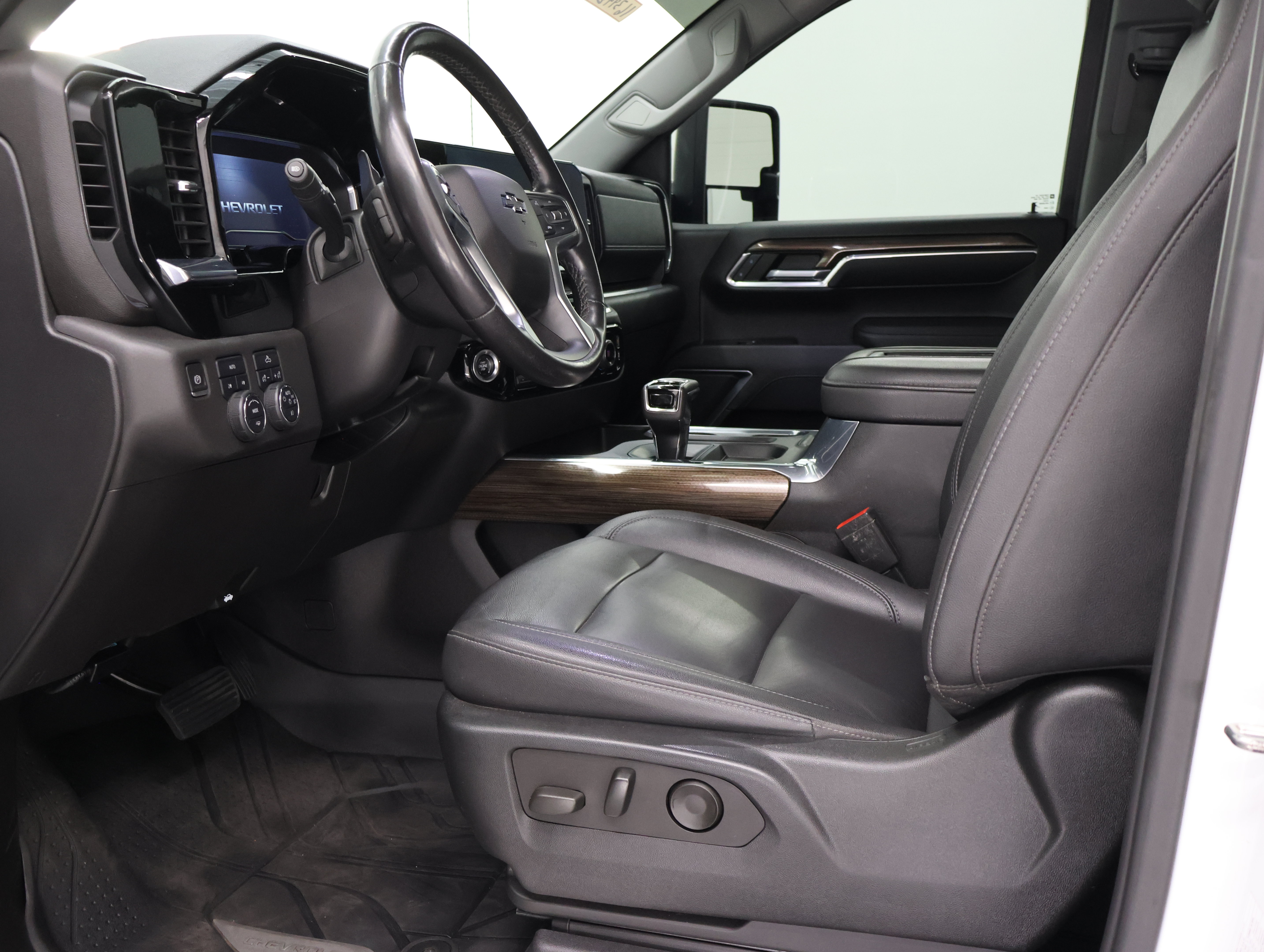 Used 2022 Chevrolet Silverado 1500 RST w/ True North Edition Plus AWD/4WD image 8