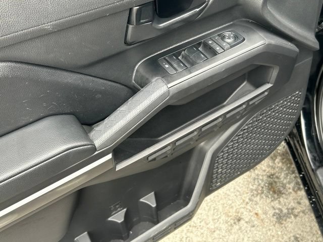 Certified 2025 Toyota Tacoma SR5 AWD/4WD image 22
