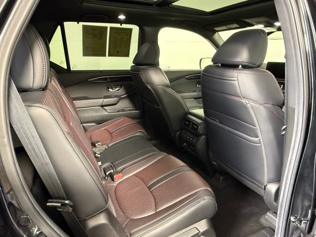 Used 2025 Honda Pilot Black Edition image 50