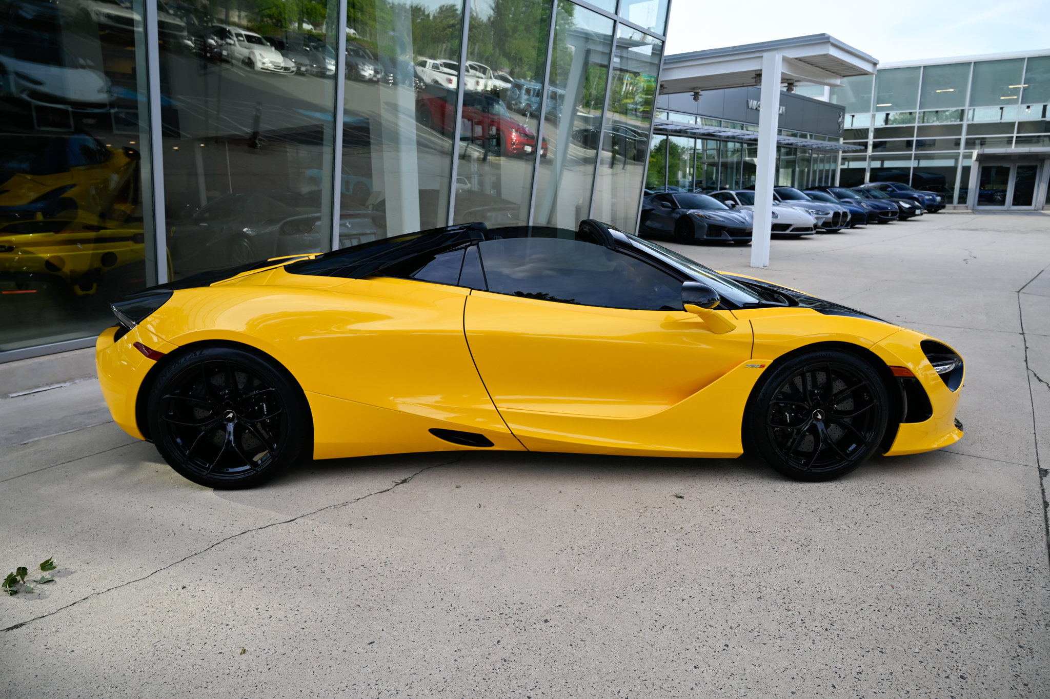 Used 2020 McLaren 720S Performance RWD image 28