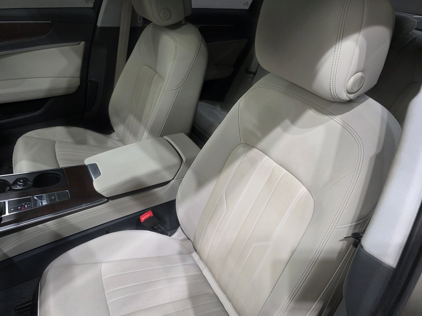 Used 2020 Audi A6 2.0T Premium Plus w/ Premium Plus Package AWD/4WD image 8