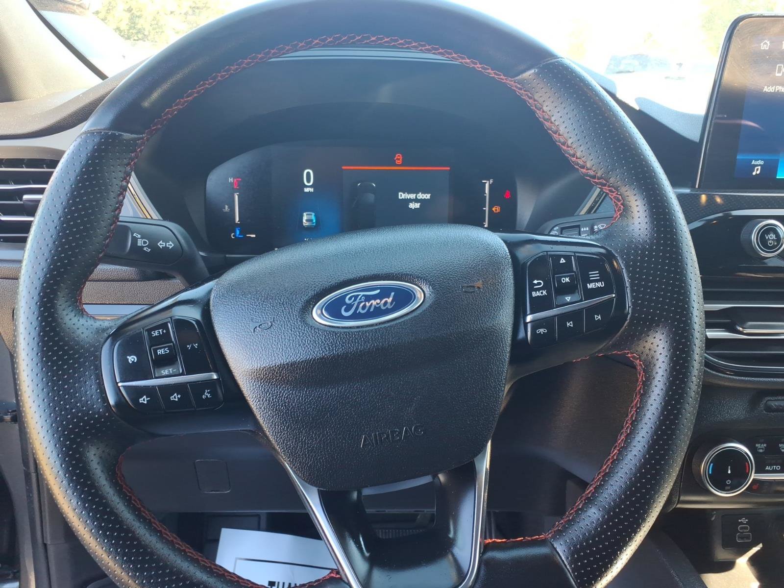 Used 2025 Ford Escape ST-Line Select AWD/4WD image 25