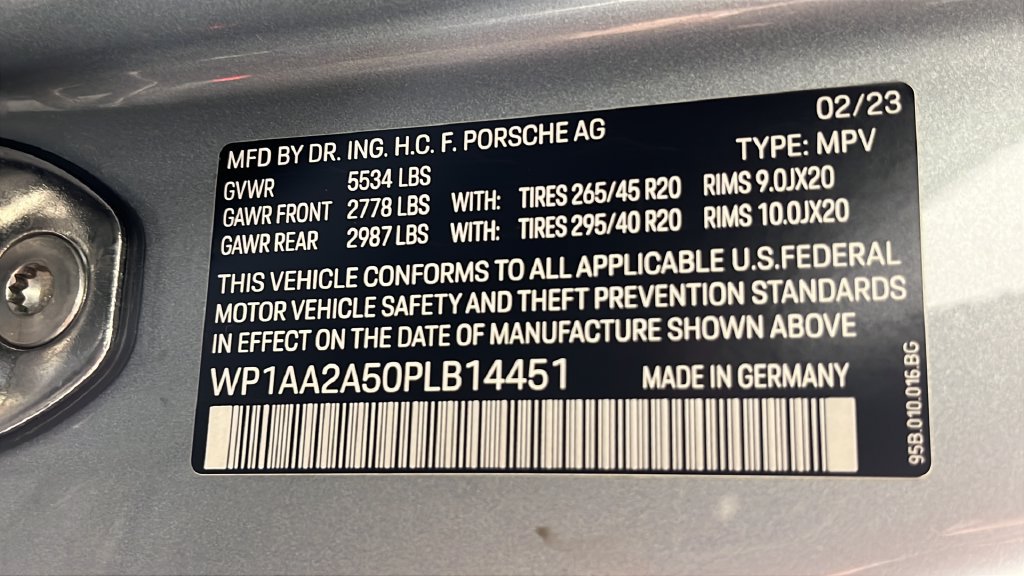Used 2023 Porsche Macan Turbo AWD/4WD image 40