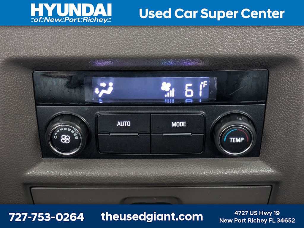 Used 2019 Chevrolet Traverse LT FWD image 19