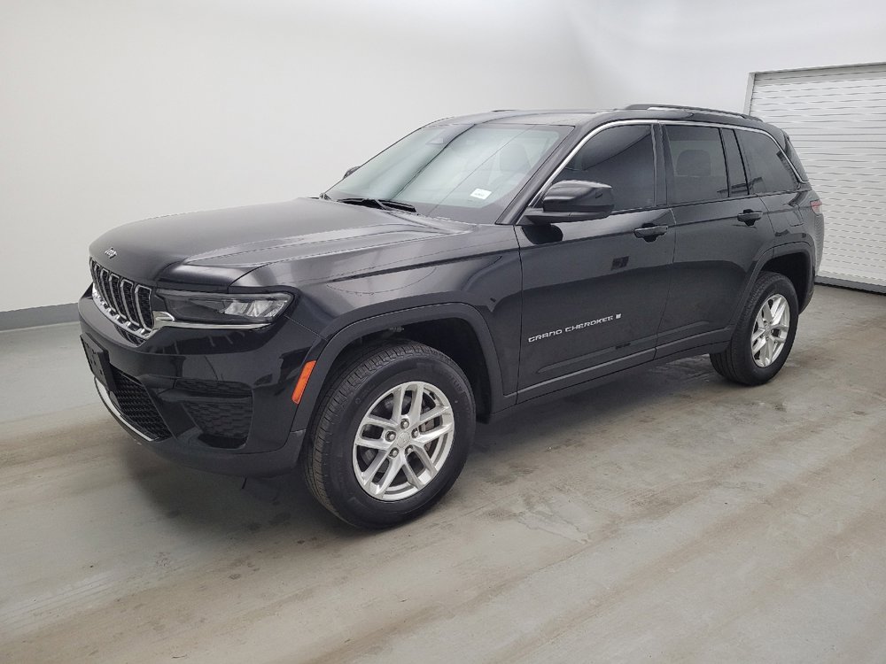 Used 2023 Jeep Grand Cherokee Laredo X image 2