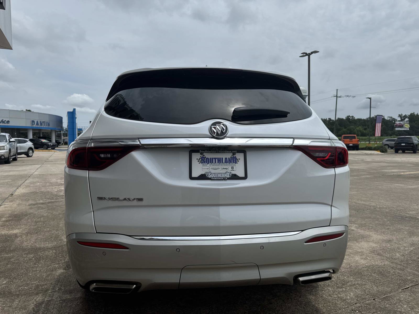 Used 2022 Buick Enclave Premium w/ Surround and Sites Package FWD image 6