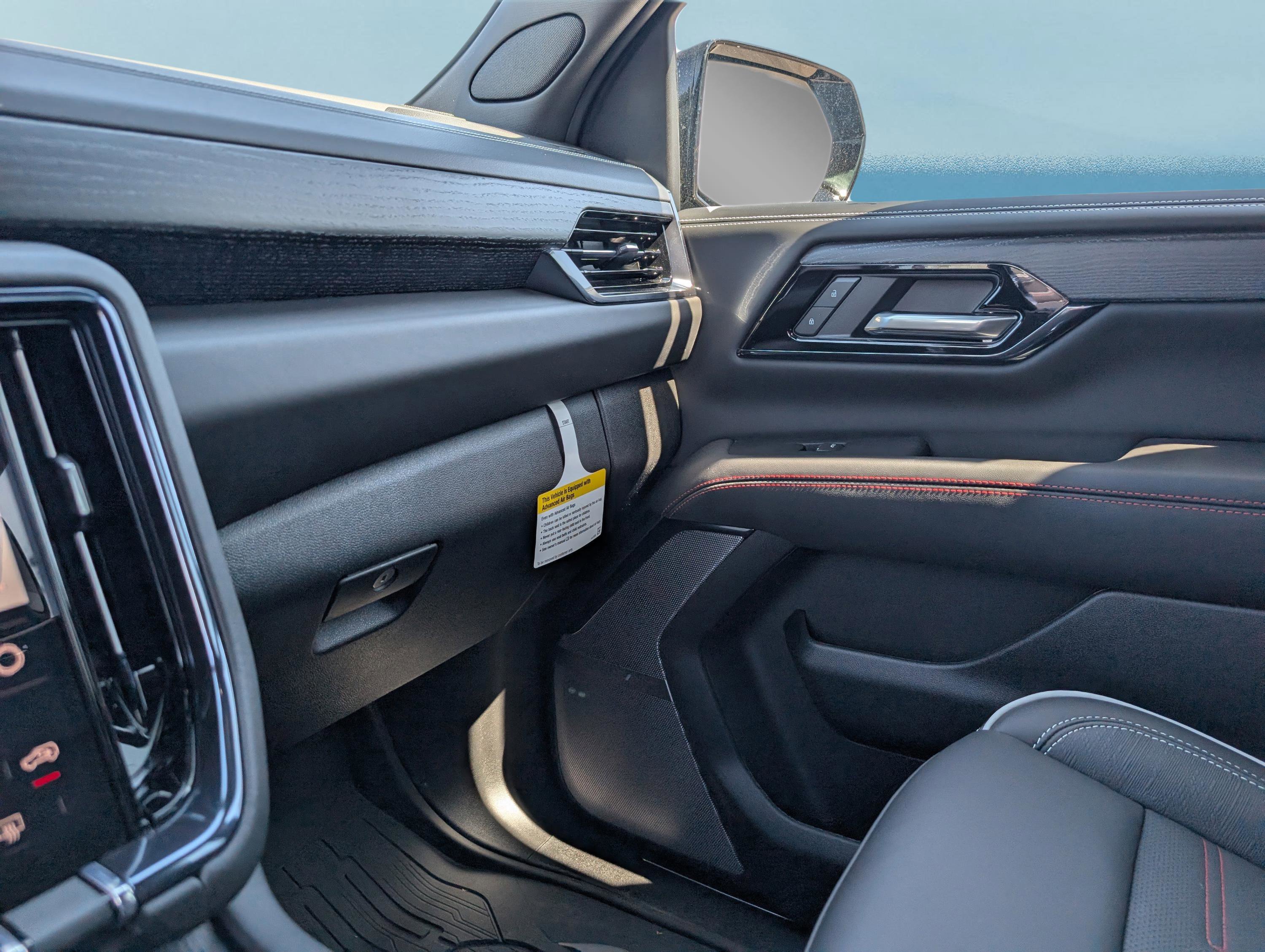 New 2026 GMC Yukon AT4 Ultimate w/ LPO, Floor Liner Package image 32