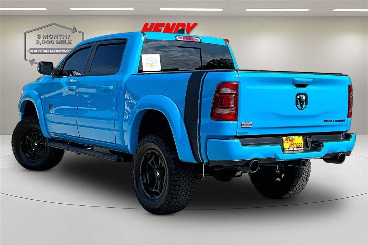 Used 2024 RAM 1500 Laramie AWD/4WD image 4