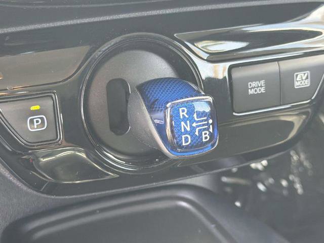 Used 2019 Toyota Prius L Eco w/ Carpet Mat Package FWD image 12