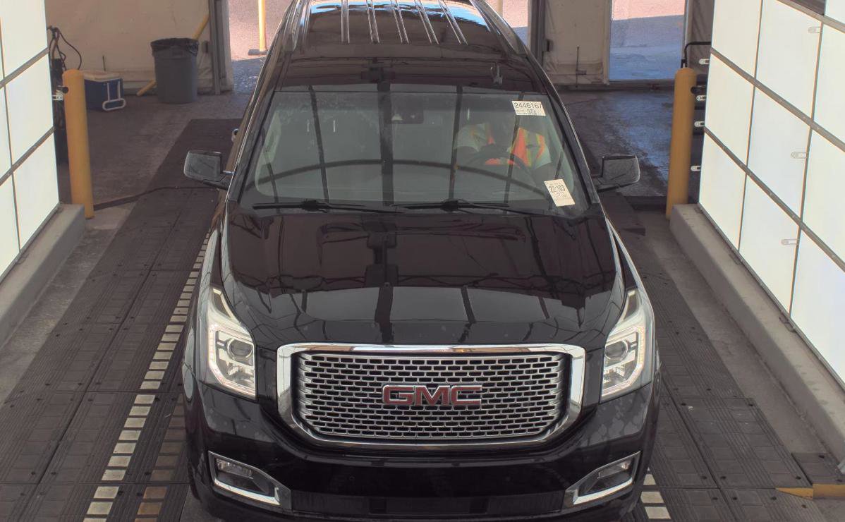 Used 2017 GMC Yukon XL Denali image 2