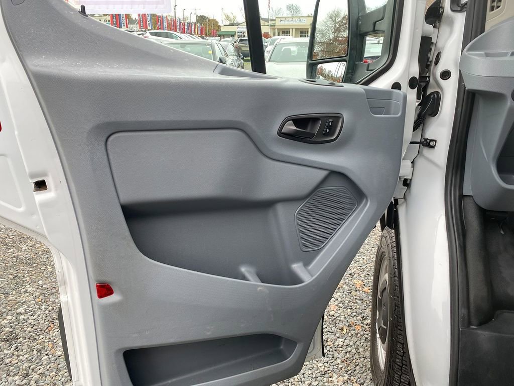 Used 2018 Ford Transit 250 138 image 4