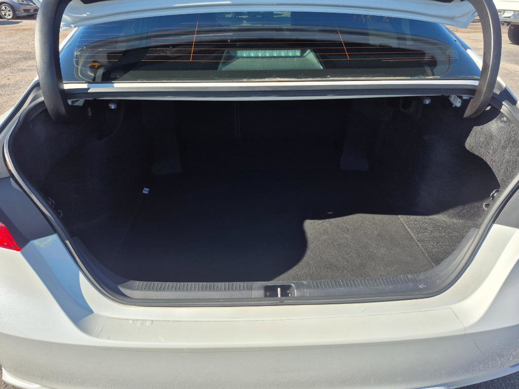 Used 2019 Toyota Camry XSE image 21