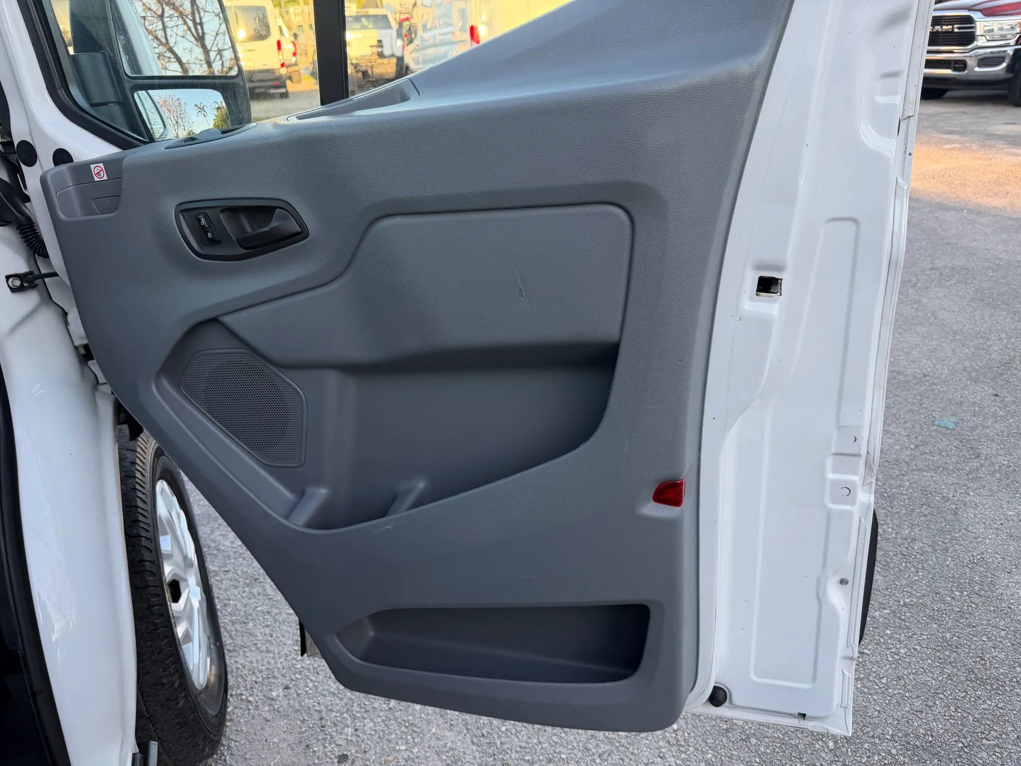 Used 2019 Ford Transit 350 XLT image 19