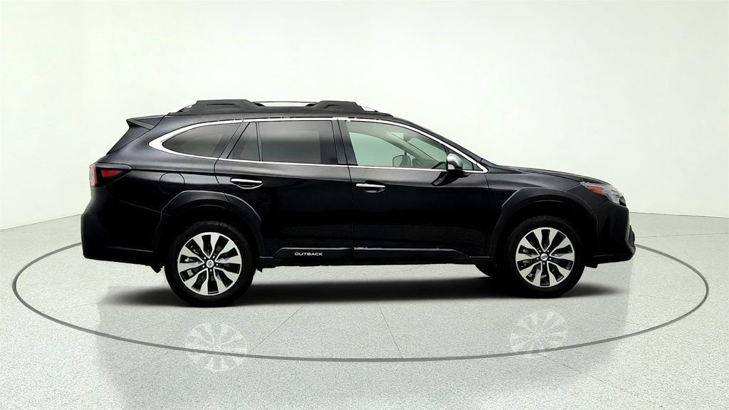Used 2024 Subaru Outback Touring AWD/4WD image 4