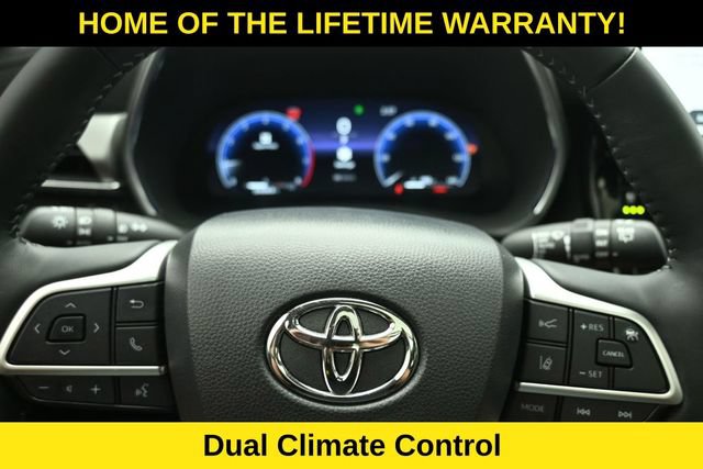 Used 2025 Toyota Highlander Platinum AWD/4WD image 19