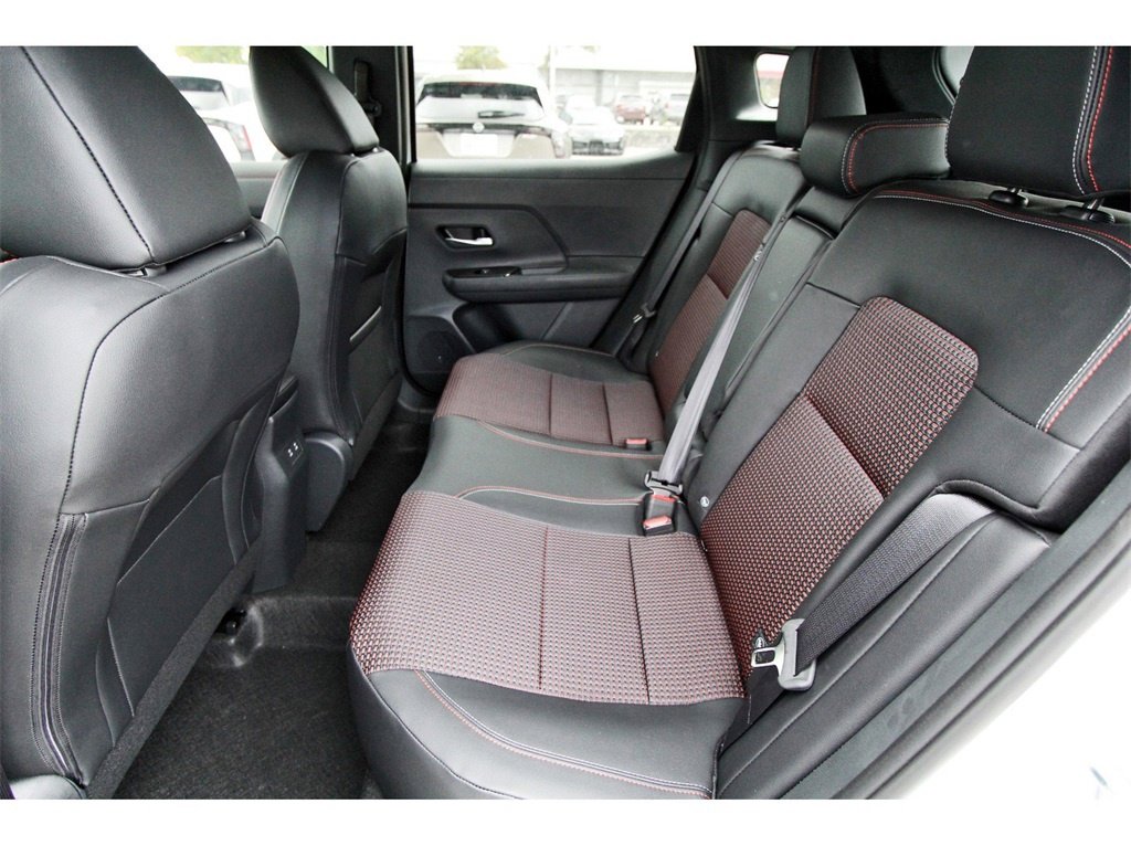 New 2026 Nissan Kicks SR image 7