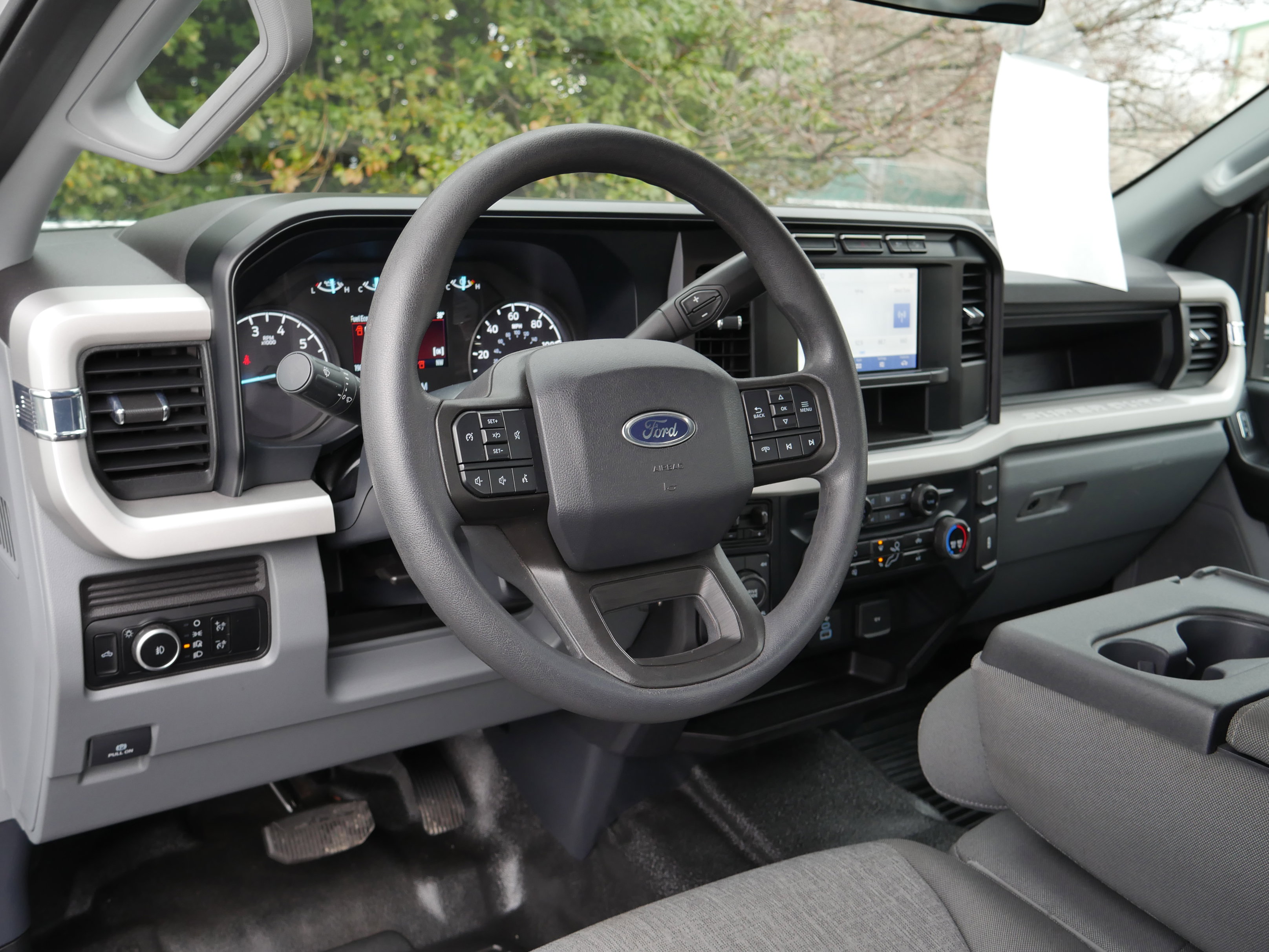 Certified 2024 Ford F250 XL w/ XL Chrome Package image 4