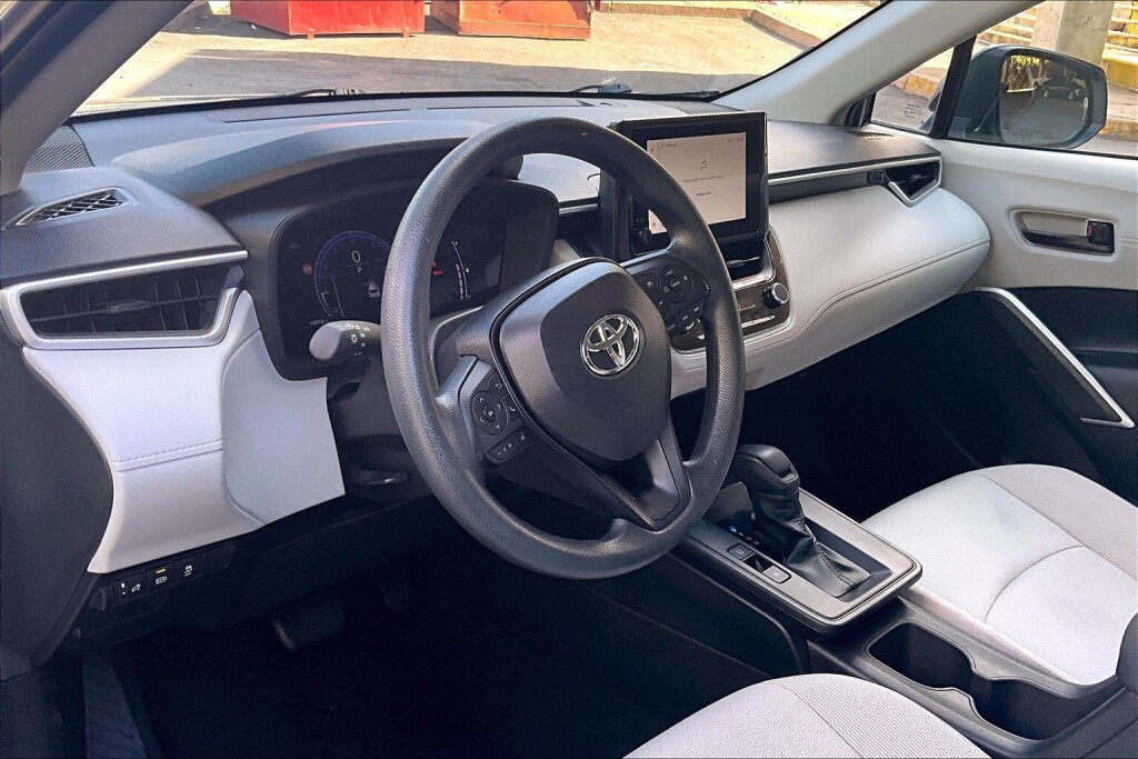 Used 2026 Toyota Corolla Cross L FWD image 10