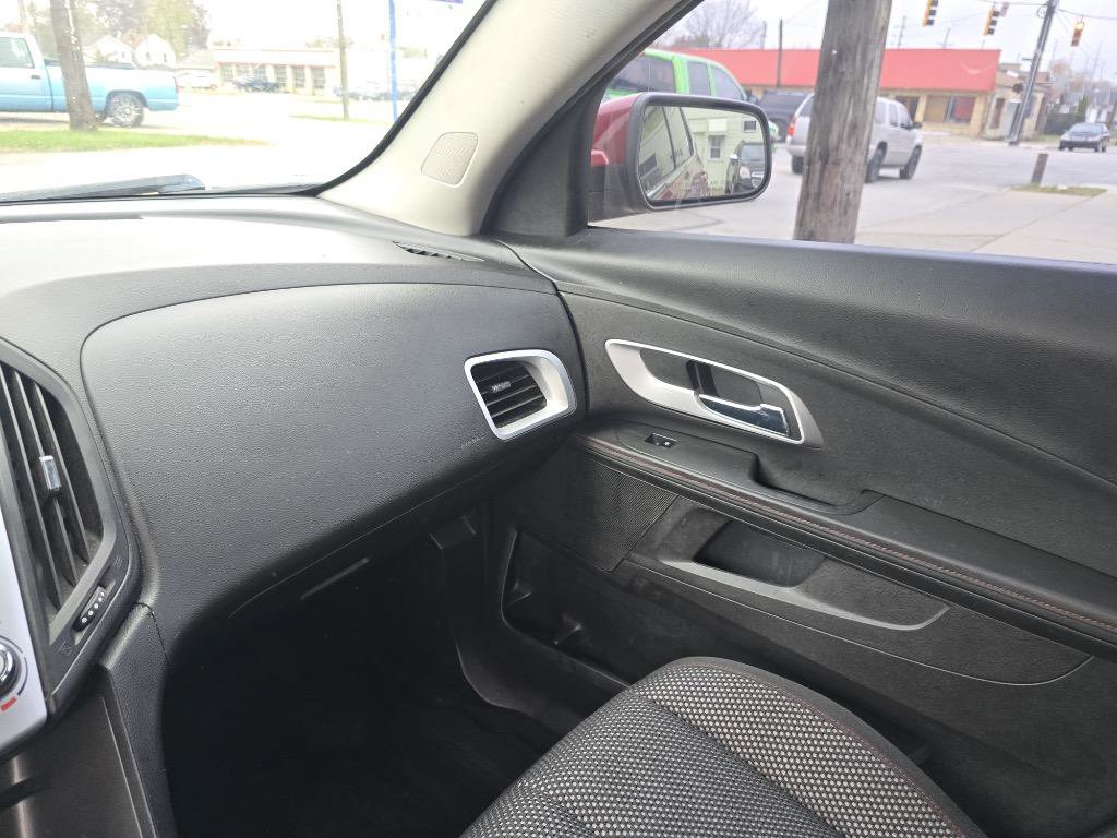 Used 2011 Chevrolet Equinox LT image 17