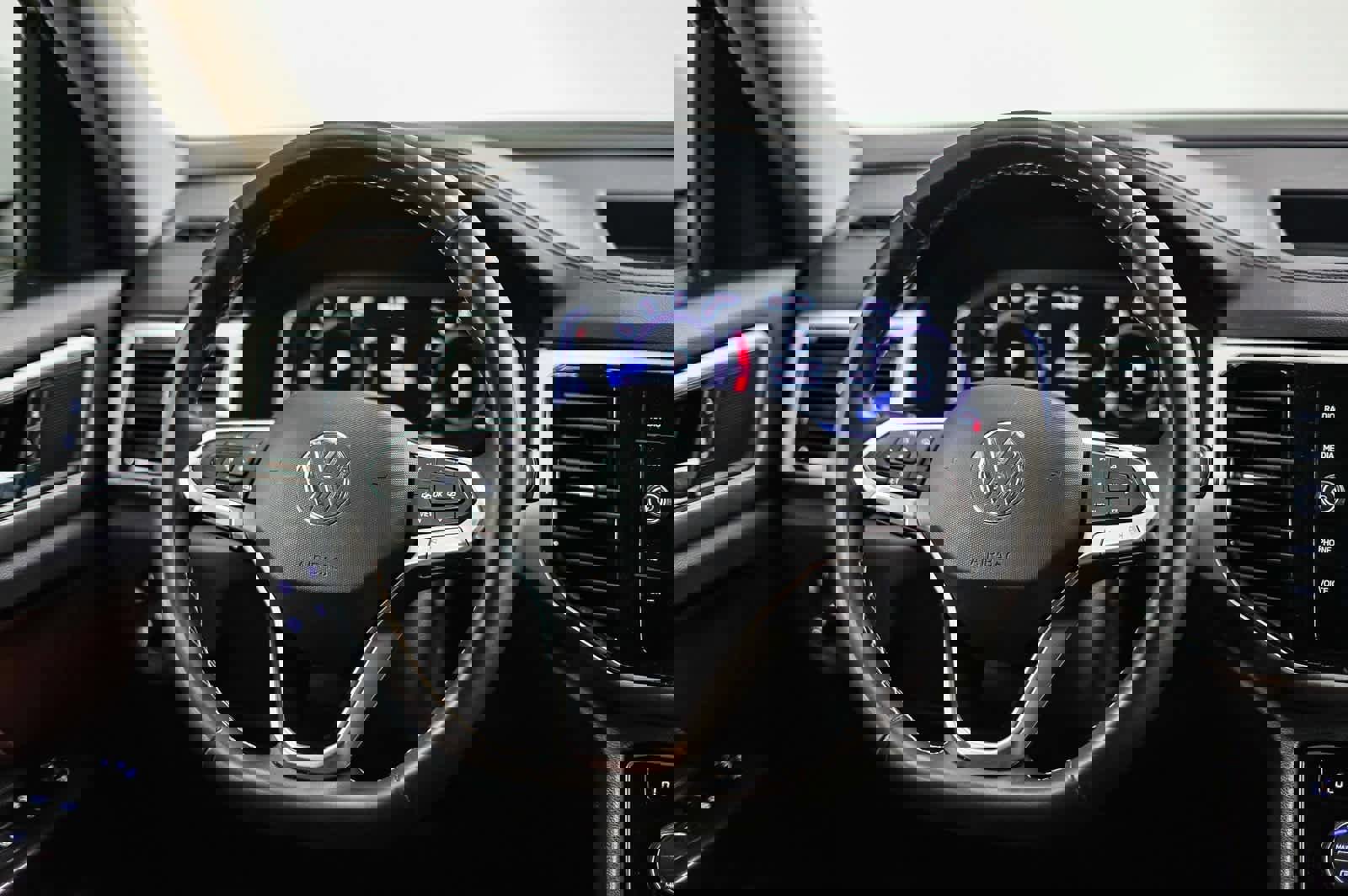 Used 2023 Volkswagen Atlas SE w/ Black Wheel Package image 15