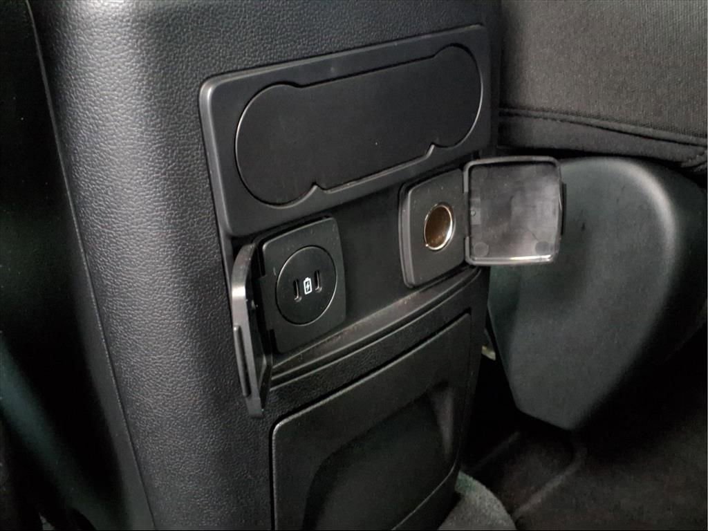 Used 2023 Ford Explorer XLT image 25