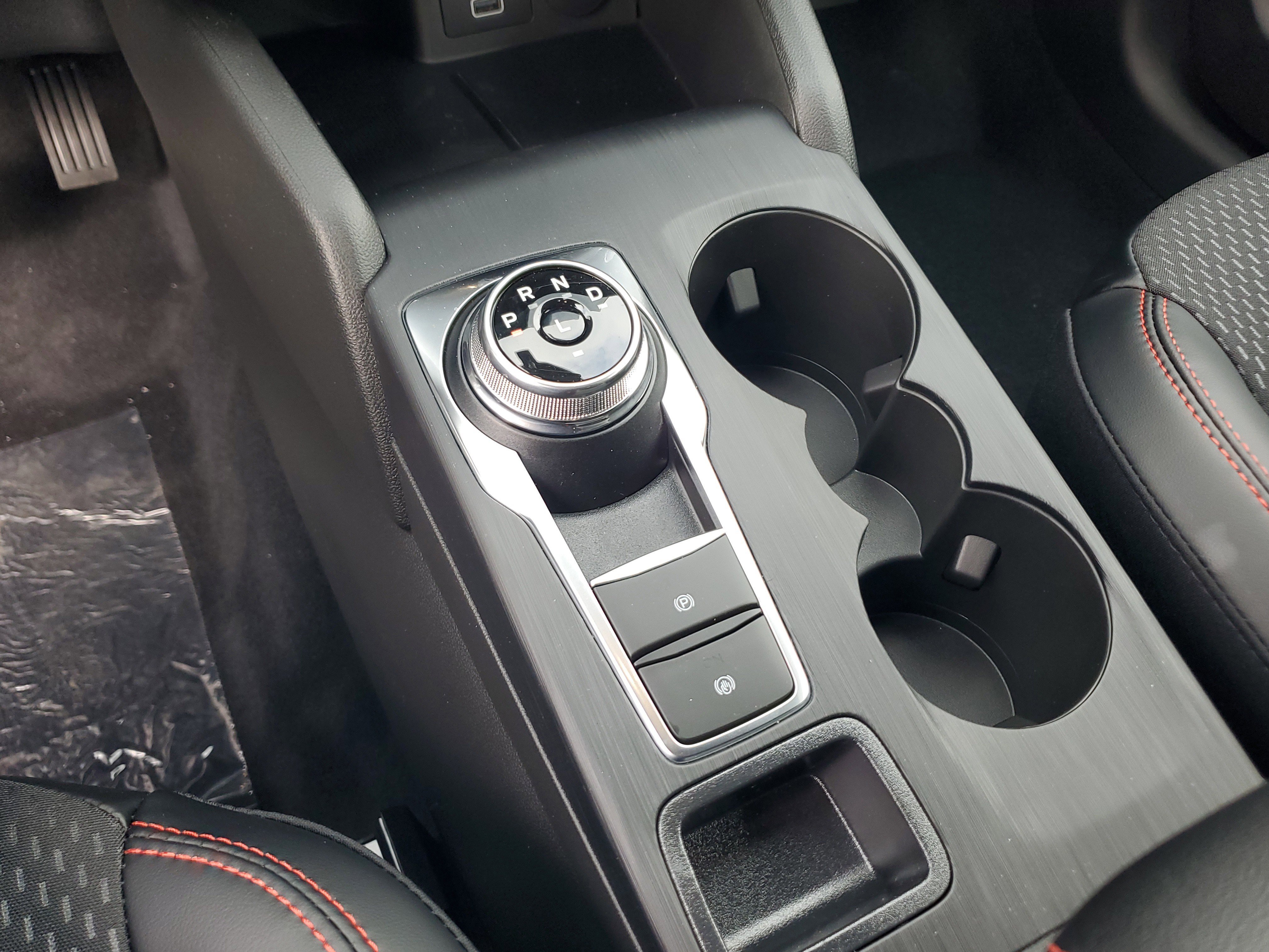 New 2026 Ford Escape ST-Line w/ Tech Pack #1 image 18