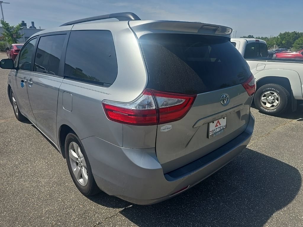 Used 2016 Toyota Sienna LE FWD image 7