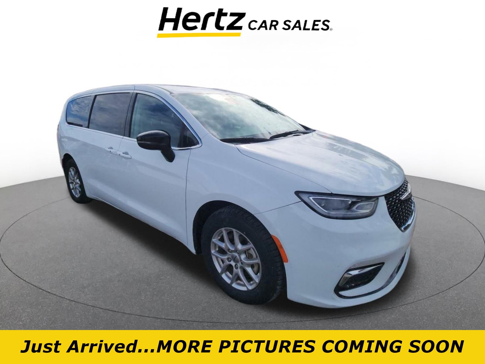 Used 2024 Chrysler Pacifica Touring-L