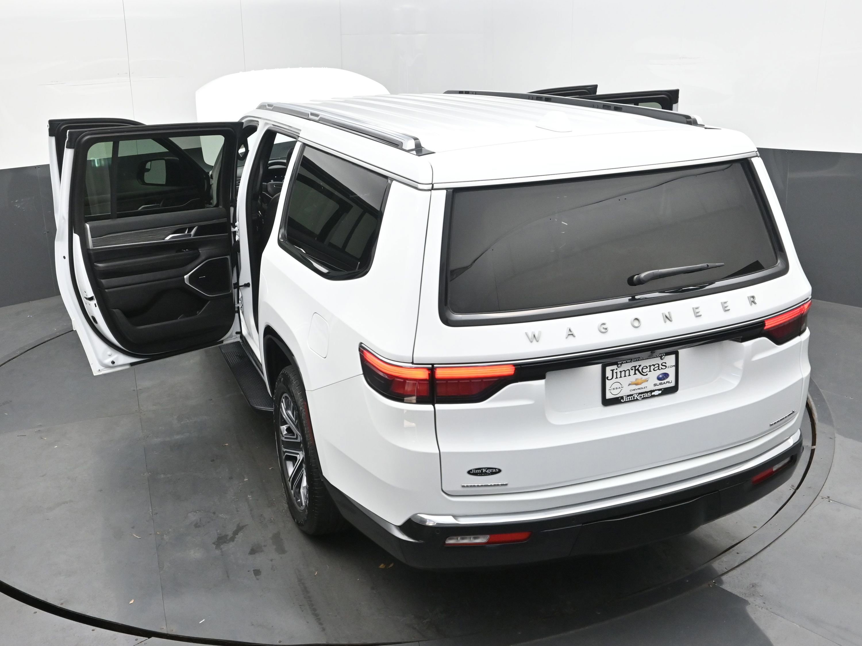 Used 2023 Jeep Wagoneer L Series II image 44