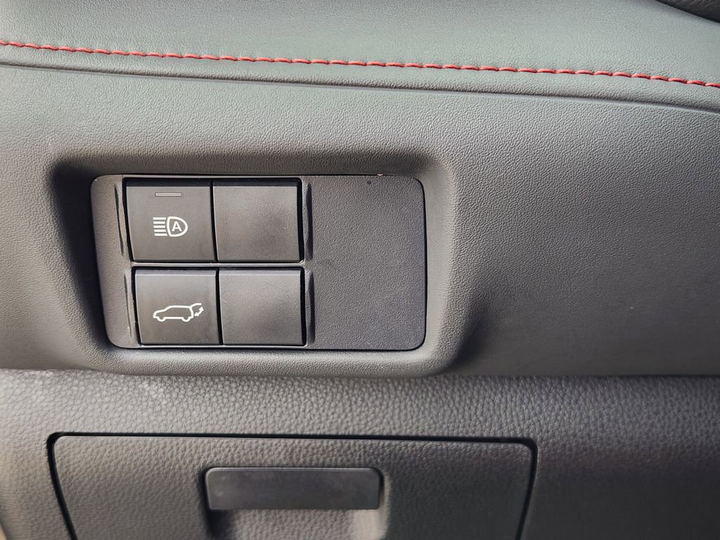 Used 2021 Toyota Highlander XSE FWD image 21