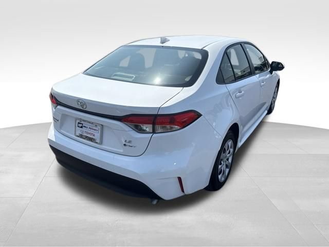 Used 2026 Toyota Corolla LE FWD image 5